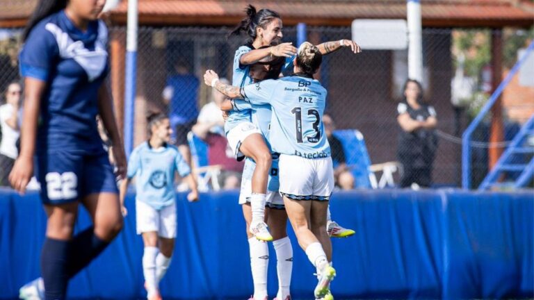 En femenino, goleada de Begrano a Velez