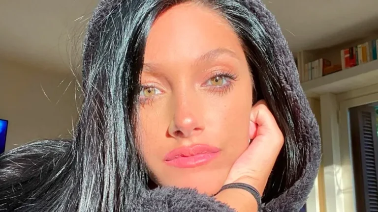 Oriana presentó su tema «Pinamar»