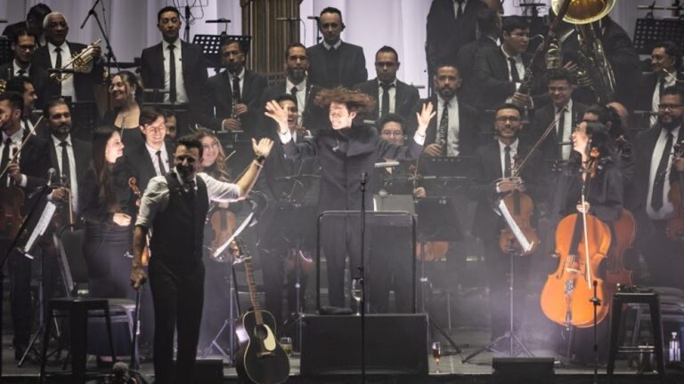 No Te Va Gustar brilló junto a la Orquesta Filarmónica de Medellín