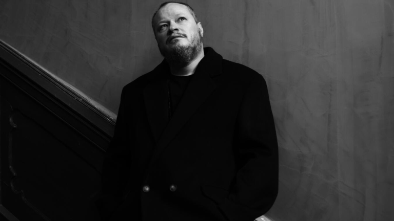 Leonel García presenta «El Show», su nuevo álbum