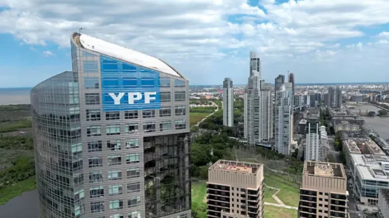 Juicio por YPF: la Justicia de EE.UU. frenó la entrega de acciones
