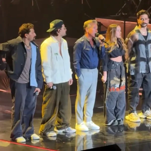 Mau, Ricky, Evaluna y Camilo cantaron junto a Ricardo Montaner en Buenos Aires